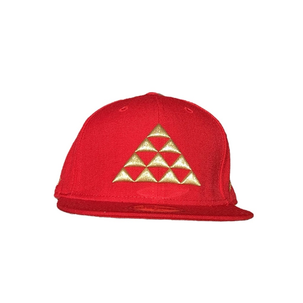 Fitted Hawai’i Red Niho gold triangles 7 and 3/8 size